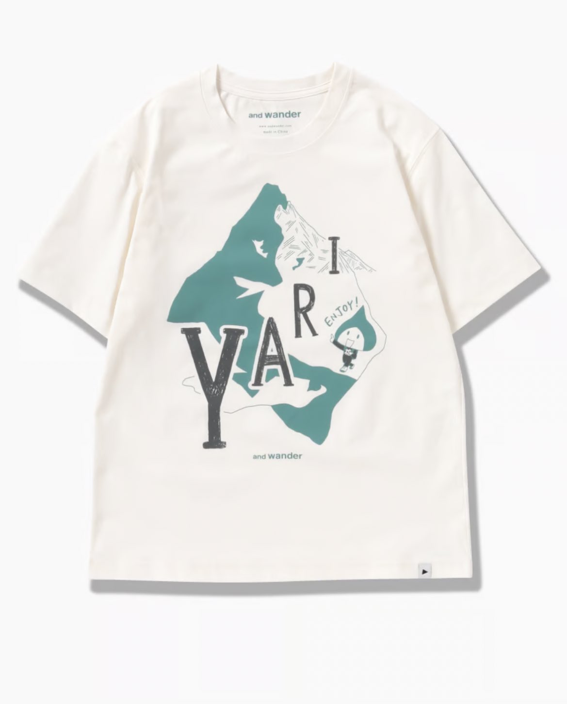 UNISEX S アンドワンダー × 鈴木ともこ × 槍ヶ岳山荘 槍ヶ岳コラボＴ YARI柄 AND WANDER 5741164943 ブラック系 鈴木ともこ | . 鈴木ともこ×and wander×槍ヶ岳山荘コラボ、2023