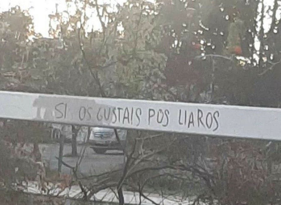 AX_OX15's tweet photo. Oye cuanto abrazo el plex y el mariana si os gustais pos liaros #LaVeladaDelAnoIV 😗 https://t.co/kMC5PxJvgD