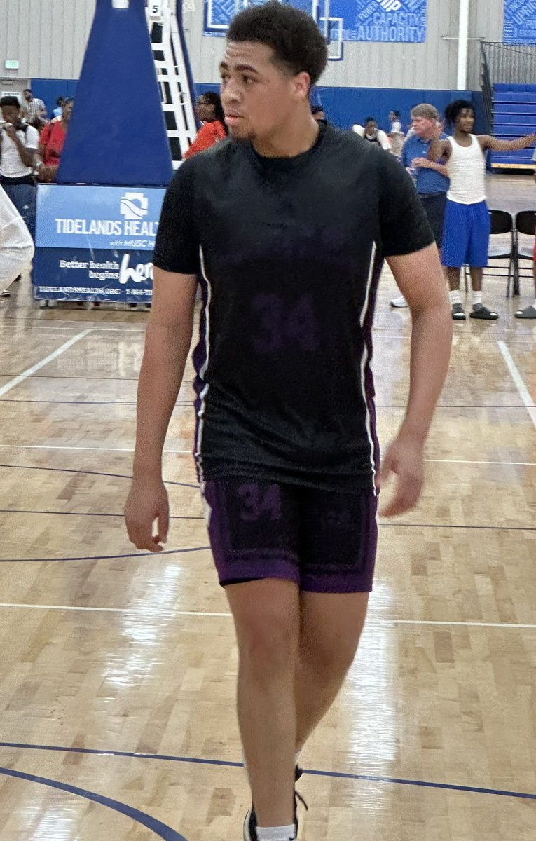 BIG SH🏀TS tweet media