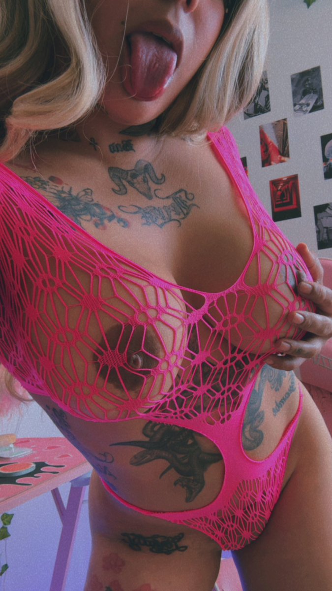 tjdgz420's tweet photo. Buenas tardes mis amores💋 aquí bien rosadita como les gusta 👅 #followme #follow #sigueme #of #Onlyfan 

https://t.co/sn5zZAsXB3

https://t.co/QxJ9IK7ufK https://t.co/LigYJ7DMwe