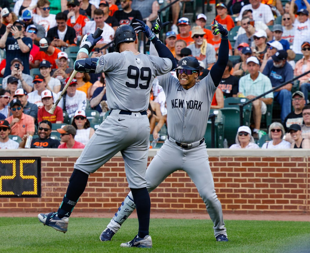 MLB's tweet photo. Any picture can be made an album cover https://t.co/ZcLJQcu4vL