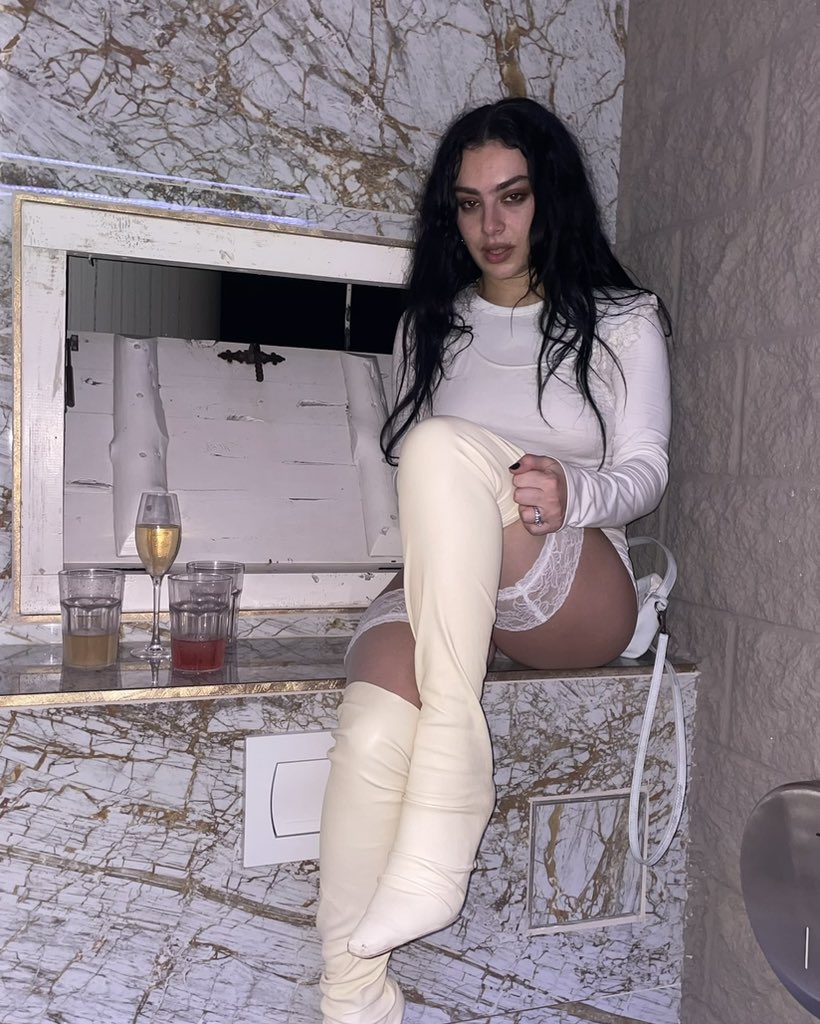 Charli (@charli_xcx) on Twitter photo 