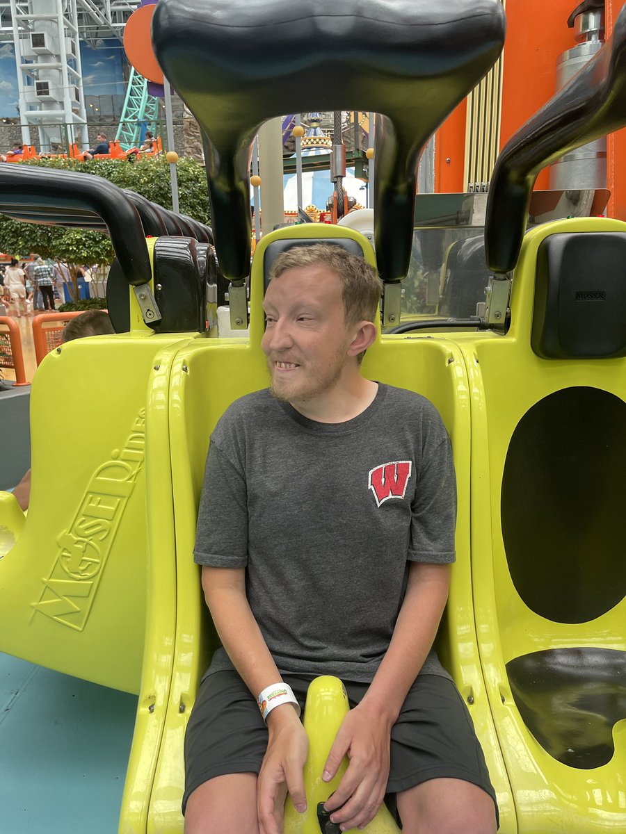 Mr. Moon tweet media