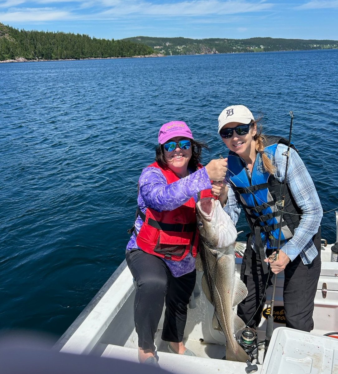 BevMooreDavis's tweet photo. The one that didn't get away... and only because I had help getting it out of the water and into the boat. #teamwork #codfishing https://t.co/t9tmKRVNnV