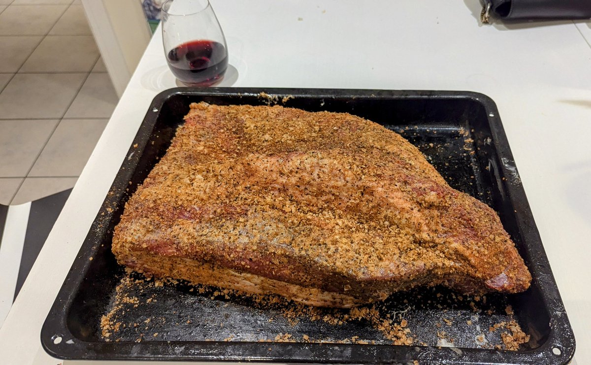 Getting food ready for tomorrow's cup final with <a href="/UnchosenGarts/">Garts Humphries</a> <a href="/safesecs/">Sam Swift 🐀🌻 🦊</a> <a href="/Ermuntrude/">Jane Gilbert</a> Come hungry. If nothing else, beef is coming home. #packercutbrisket #England #lowandslowbbq