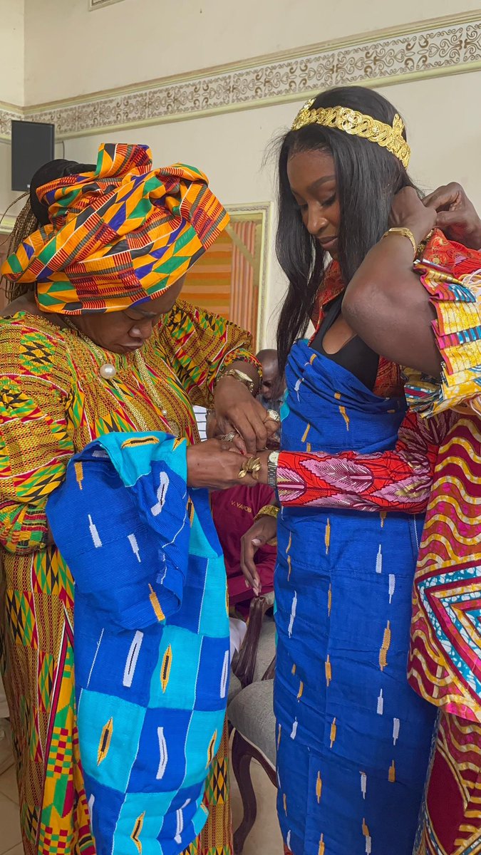missCi2024's tweet photo. "Man Alloa", reine mère, reine fondatrice. C’est ainsi que j’ai été baptisée après avoir reçu la clé de la ville

Je tiens à exprimer toute ma gratitude envers les habitants et les autorités d'Aboisso. Leur accueil, leur amour et leur respect m'ont profondément touchée. https://t.co/wBgGlxqdFZ