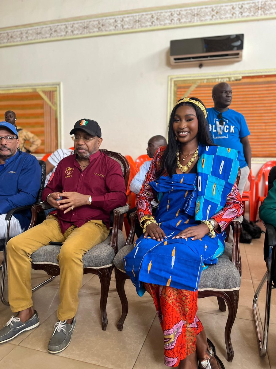 missCi2024's tweet photo. "Man Alloa", reine mère, reine fondatrice. C’est ainsi que j’ai été baptisée après avoir reçu la clé de la ville

Je tiens à exprimer toute ma gratitude envers les habitants et les autorités d'Aboisso. Leur accueil, leur amour et leur respect m'ont profondément touchée. https://t.co/wBgGlxqdFZ