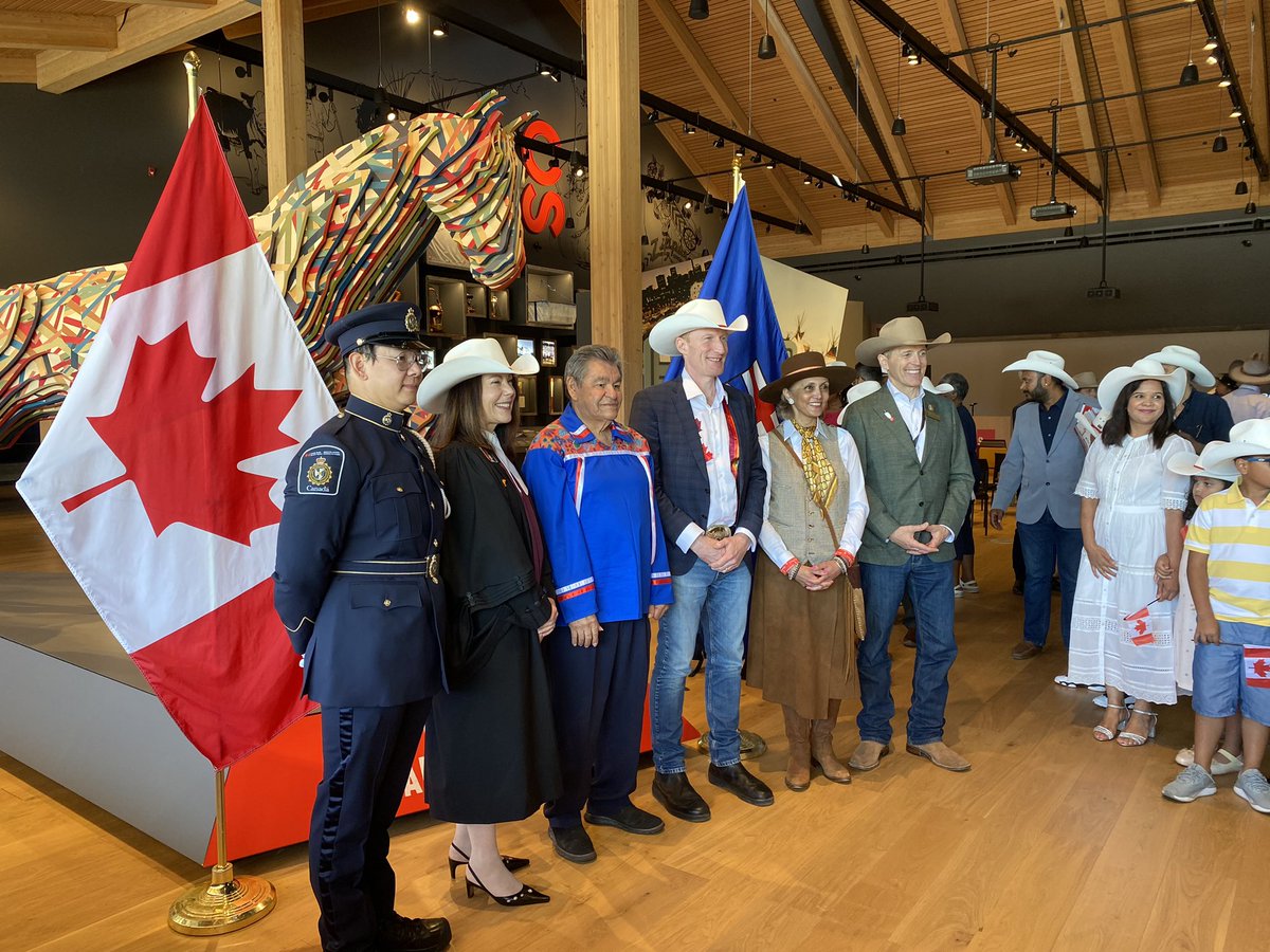 MarcMillerVM's tweet photo. Today, I welcomed 25 new citizens from 6 different countries to our Canadian family, at the Calgary Stampede! Great ending to the week by celebrating those who chose our country as their home. As a bonus, all new citizens got a white hat! https://t.co/5vRwkYFak6
