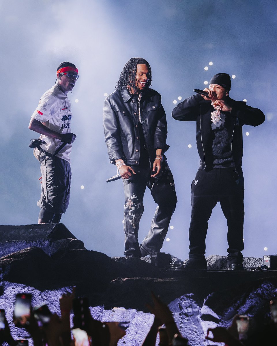 UNION JACK! 🇬🇧

photographed for <a href="/trvisXX/">TRAVIS SCOTT</a> on the #circusmaximustour 🌵