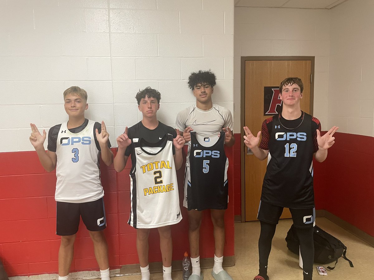 pikemu's tweet photo. Can’t wait for these guys to all be on the same team in the Fall.  @LuersBasketball  future is bright. https://t.co/8z1N0anKqo