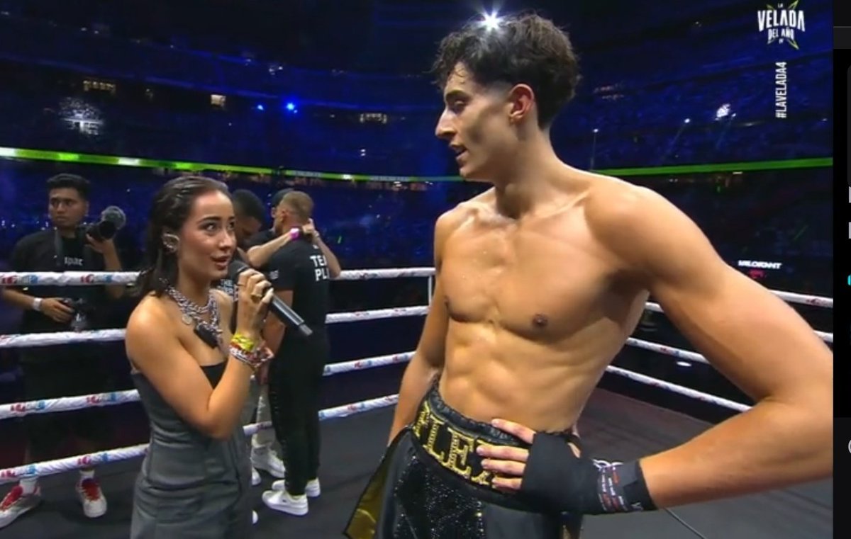 alondracasttell's tweet photo. La robada del año III y la robada del año IV en una foto 🥊❌
#LaVelada4 #LAVELADAIV #LaVeladaDelAñoIV #LaVeladaDelAnoIV https://t.co/e4jZHMNaPA