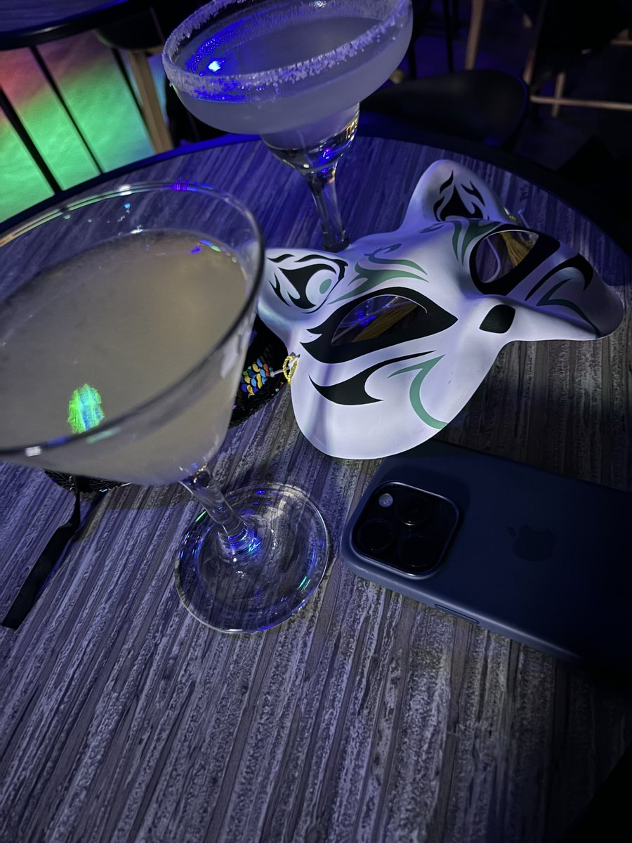 Ayer conocimos <a href="/SYOCLUBSW/">SYOCLUB</a> y lo pasamos espectacular. Muchas gracias a Fran por la invitación!

Siempre recomendamos a parejas que conozcan los lugares y disfruten lo que distintos clubes tienen para ofrecer 😈

Besitos a todos!