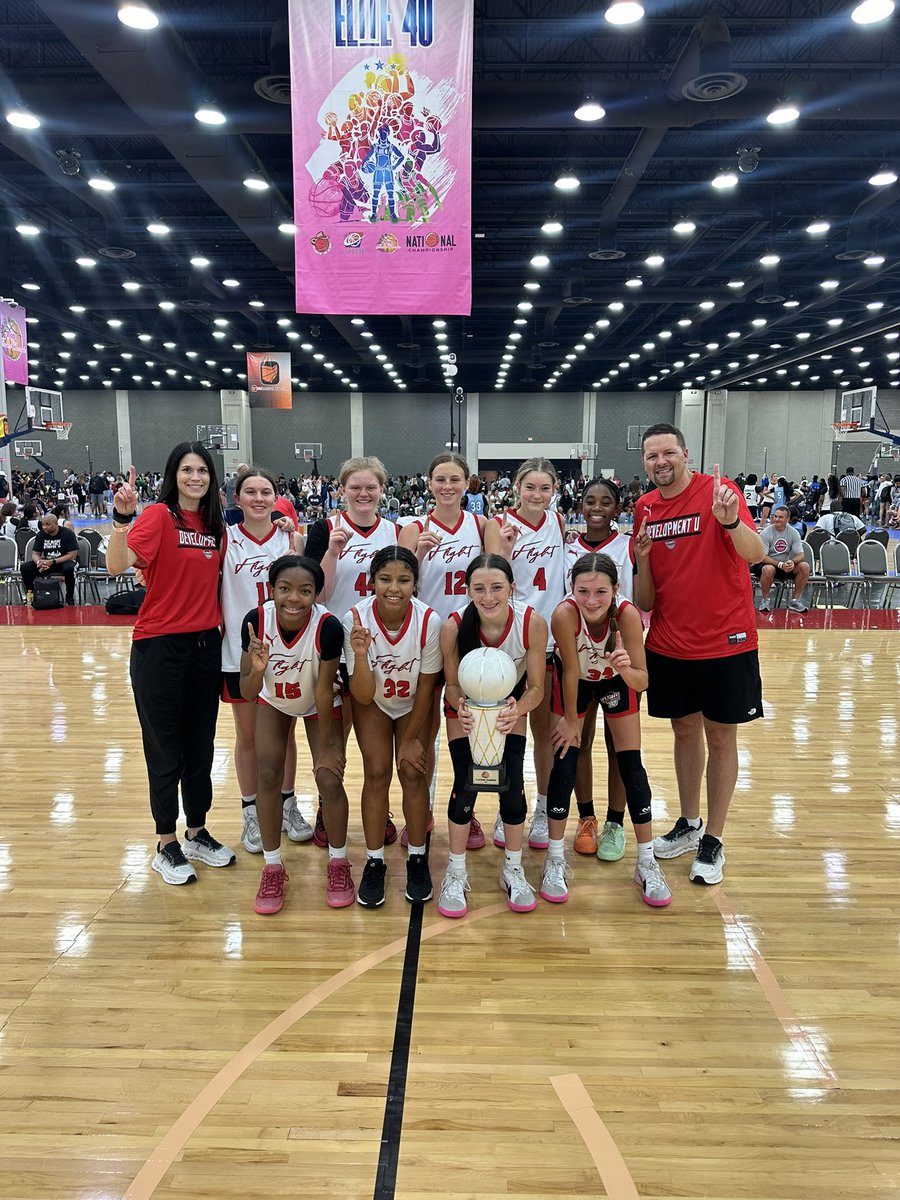 Run 4 Roses Classic NEXXT Platinum Champs!
Congrats to our 2028 Elite squad for dominating in Louisville!!

#FlyWithUs
