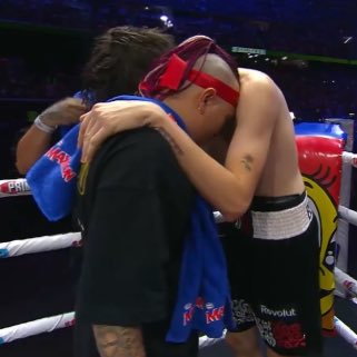 KIMTHTAEYUNG's tweet photo. EL MARIANA ES UN CHINGON EL GANÓ EN EL CORAZÓN DE TODO MÉXICO 🇲🇽 https://t.co/T9SdtE1zsH