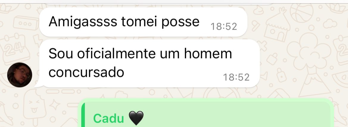 Iszaf's tweet photo. Meu amigo do ensino médio agora é concursado 🖤😭 https://t.co/KfxnmzOEz5