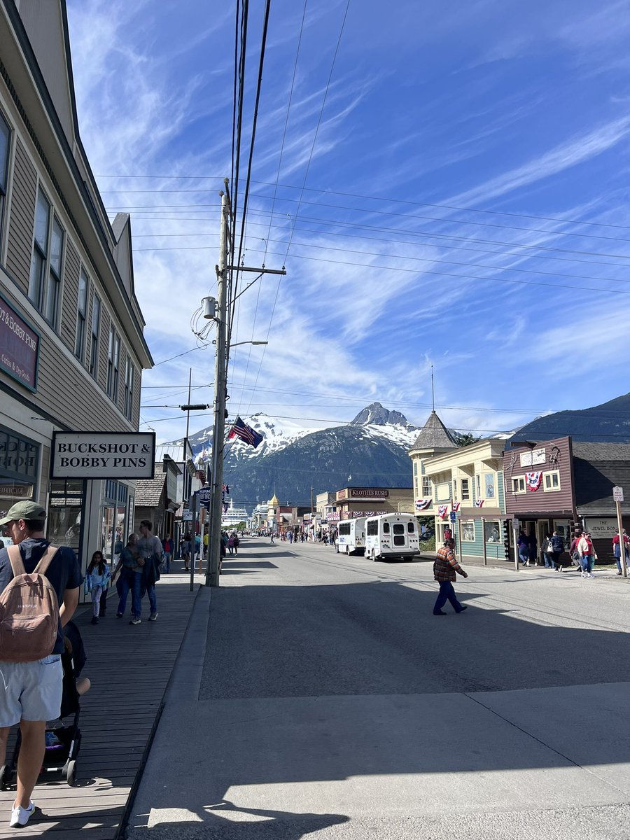 DanielDeblaere's tweet photo. 🇺🇸Always a good time getting back to the US for family vacation! Couple more states ticked off! 
✅ Cali
✅ Washington 
✅ Alaska https://t.co/VT2Bdf1PsV