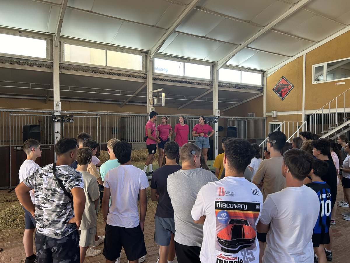 federacionaice's tweet photo. Primer día superado en #NaturalSchoolToledo en #Cuerva, nuestra casa para los próximos días. 🏡✨ Nos hemos conocido, hemos visto nuestras habitaciones, merendado, jugado al minigolf y ¡una sesión de piscina. ¡Mañana sigue la aventura!
#ImplanteCoclear #CampAICE #DisCapacidad https://t.co/MRhGI4a5Tt