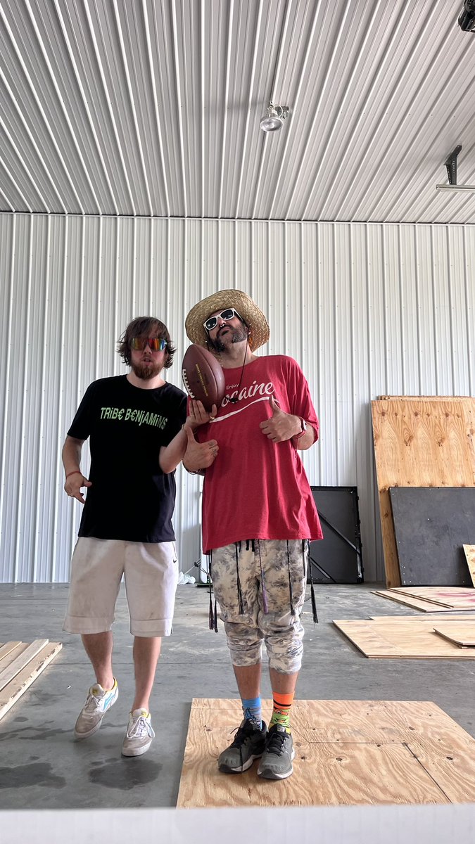 iOWAScreenPrint's tweet photo. ♾️🏁⛳️Setting Up for Tonight’s Show 
With BASS TiME LLC @theroniconda 
&amp;
@InscapeEvents &amp; @iOWAjuana 
Lifestyle Apparel 🦾🥷♾️
With 
@depunanic 
Buffalo B/\$$ #BuffaloiOWA 🏁♾️
🎫🤗⏳🎟️
https://t.co/vrNnwzhzYW ‘N $tuff 🦬💗🕺♾️🏌️‍♀️ https://t.co/p6SPrfDd3C