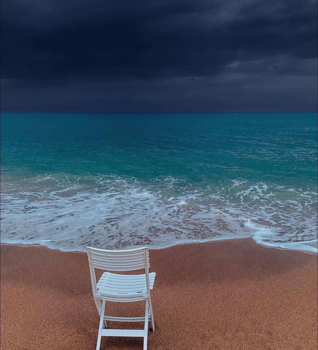 🌸🍃

ﺭﻏﻢ ﻛﻞ ﺍﻟﻤﺎﺀ ﺍﻟﻌﺬﺏ ﺍﻟﺬﻱ ﺗﺼﺒﻪ ﺍﻟﺴﻤﺎﺀ ﻓﻲ ﺍﻟﺒﺤﺮ ﺇﻻ‌ ﺃﻧﻪ يبقئ ﻣﺎﻟﺤﺎً..!! ﻓﻼ‌ ﺗﺮﻫﻖ ﻧﻔﺴﻚ ، ﻓﺎﻟﺒﻌﺾ ﻻ‌ﻳﺘﻐﻴﺮﻭﻥ ﻣﻬﻤﺎ ﺣﺎﻭﻟﺖ .

┄┉❈❥❀(«🌹»)❀❥❈┉┄