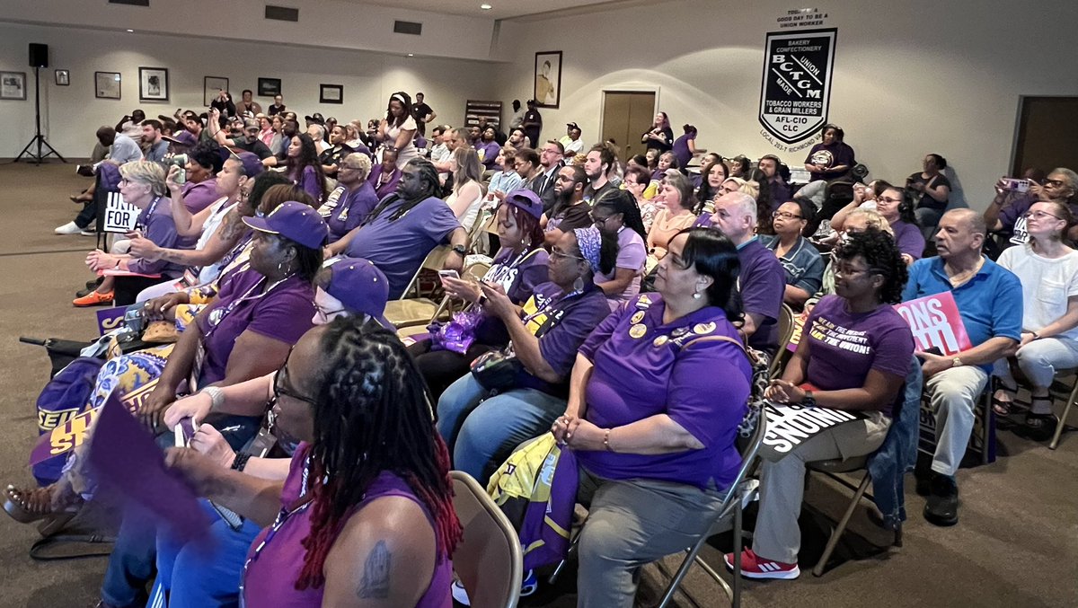 NBisno's tweet photo. 1st ever Richmond #UnionsForAll Mayoral Forum sponsored by @SEIUVA512 & @32BJSEIU, who over the last two years have supported thousands of public and private sector workers in successfully forming unions in the former capital of the Confederacy! @SEIU #ThisUnion #OurUnion https://t.co/gSaSjGn2Me