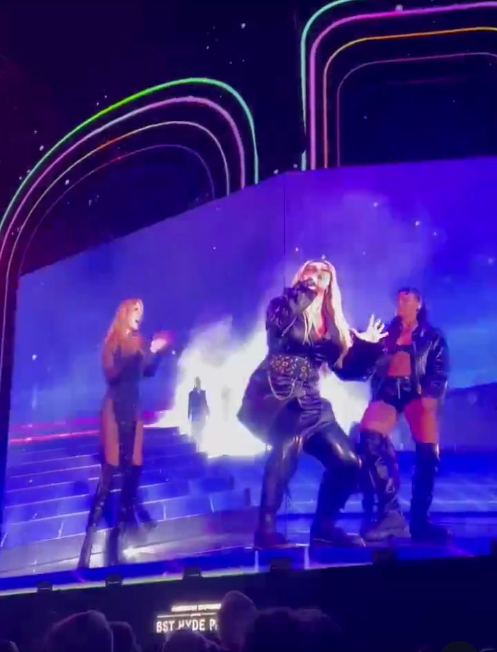 SwannKelvin's tweet image. "My Oh My!" ✨ 
#Kylielove💎 #Tovelo💘 #Bebe💖