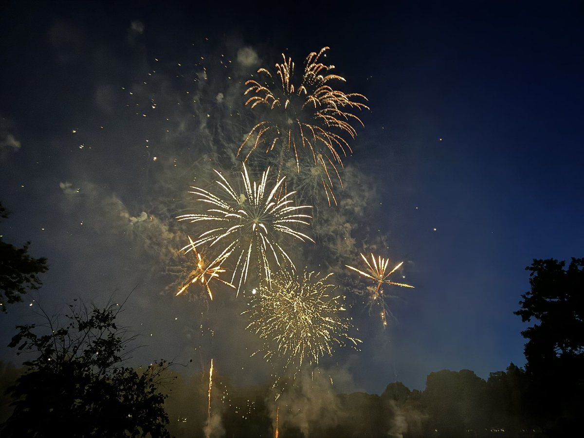 Bonne fête nationale à tous 🎆
#14Juillet 🇫🇷🇫🇷🇫🇷