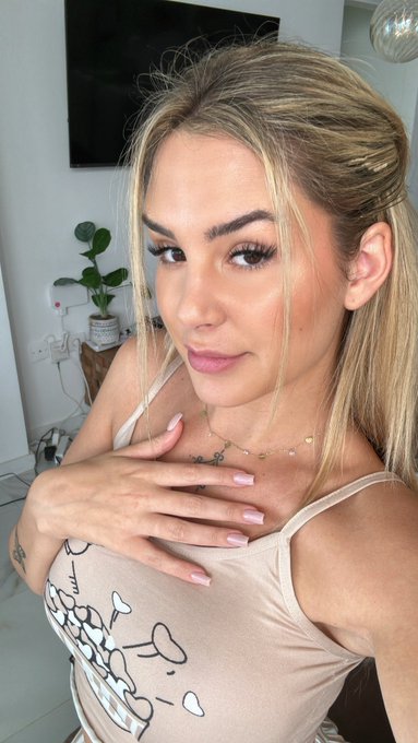 Tanti auguri a me🩵🎂🤍 https://t.co/AUayL15OwD