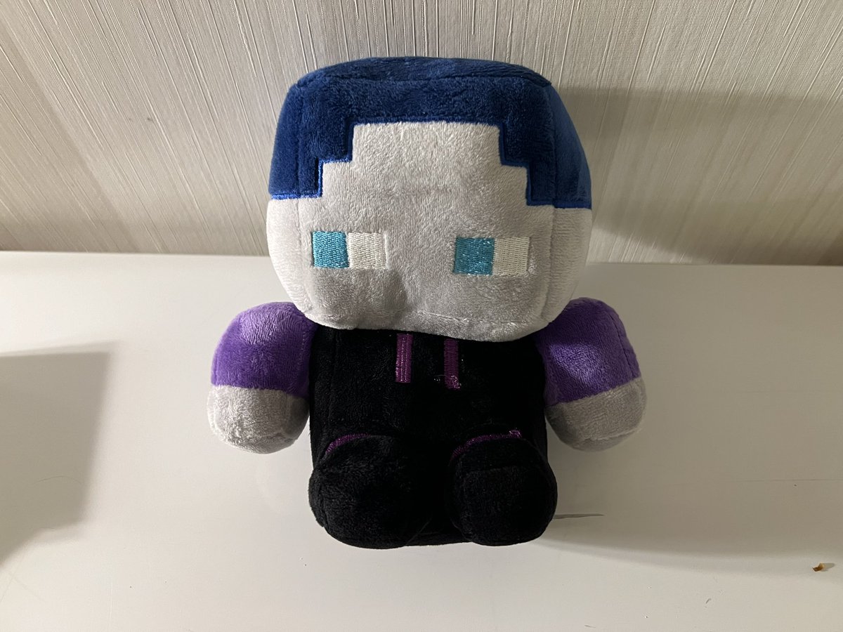 Bro mir hat ein Zuschauer so eine süße selbstgebastelte box mit meinen Katzen geschenkt, wie cool ist das bitte (und dazu noch eine basti puppe😭❤️)
<a href="/dasGagi/">gagi</a> goat vielen dank!!