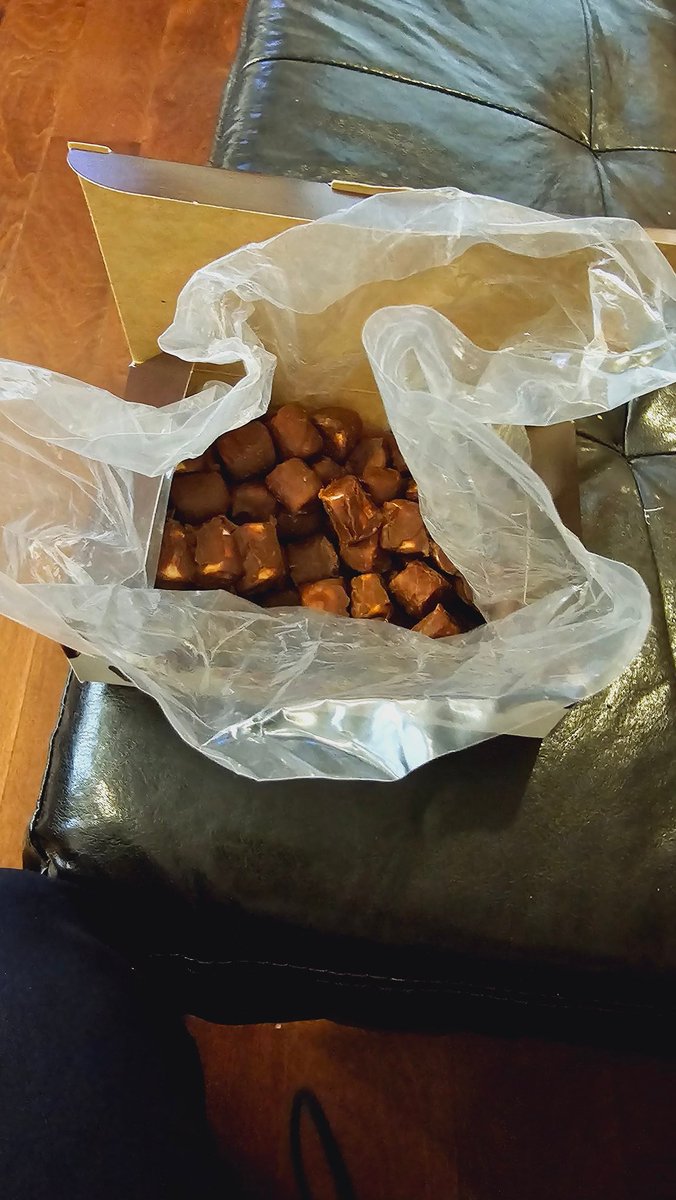 LevyDi's tweet photo. @Bremen_mx  caja de tapón comprada hoy con un fuerte sabor a "toxico" "químico" tal vez absorbido del plástico de la bolsa, pero siempre se han empacado así, algo salio mal, incomibles https://t.co/8qfZp5AKBl
