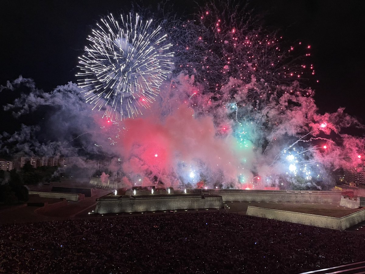 msaenzdevit's tweet photo. Los fuegos de San Fermín 
📷@MarionaGumpert 
#SanFermin2024 https://t.co/t5HbOR2p7B