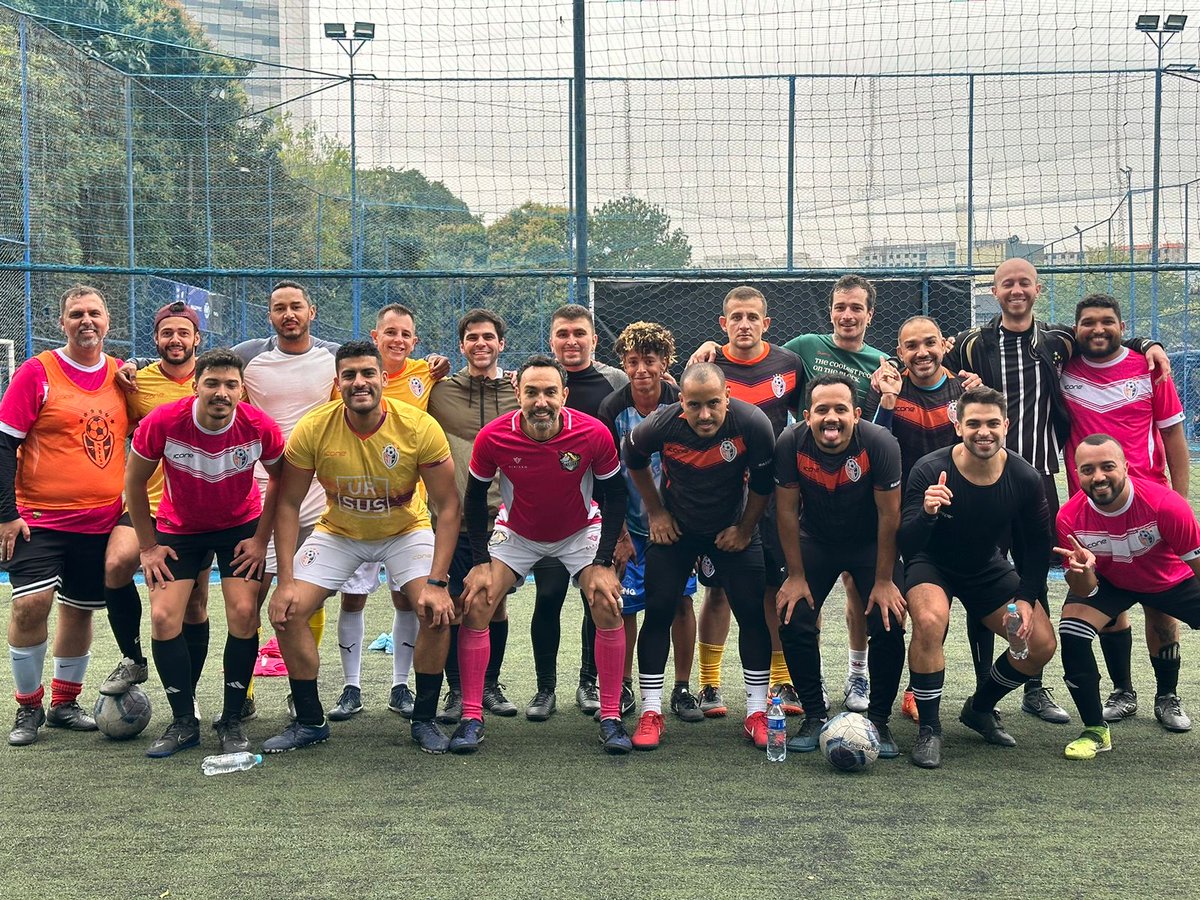 natus_fc's tweet photo. O frio do dia foi aquecido pela cumplicidade dos amigos. Mais um treino pra conta. 🤩

#lgbt #somosnatus #gay #gaysp #futgay #futlgbt #natusfc #LGBTQIAP 
#lgbti #LGBT #br #SP #Brasil #fut7 https://t.co/EKaJPYl03V
