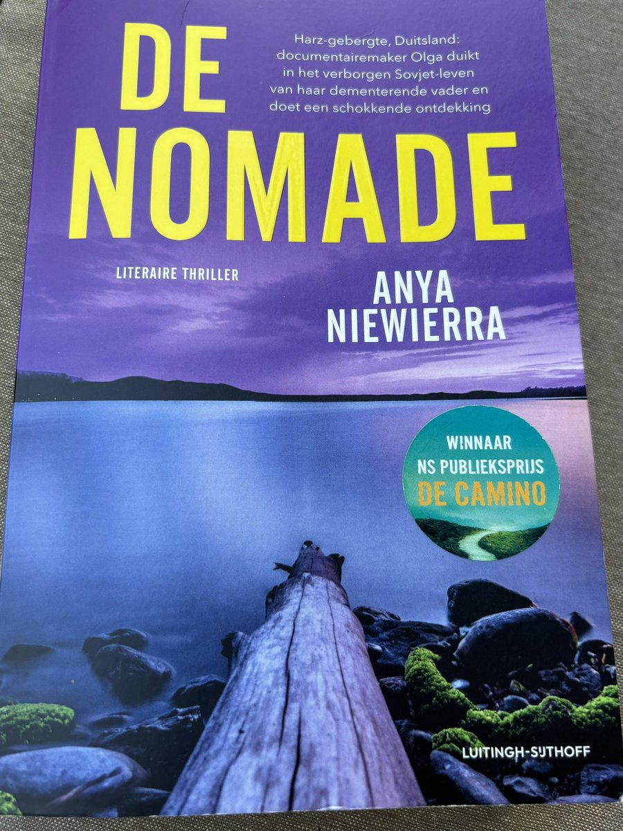 Leestip📖:  ‘De nomade’ van @anyaniewierra Weer een indrukwekkend boek van deze Nederlandse auteur. Aanrader! #marathonlezer #lovetoread  📚📖🧡