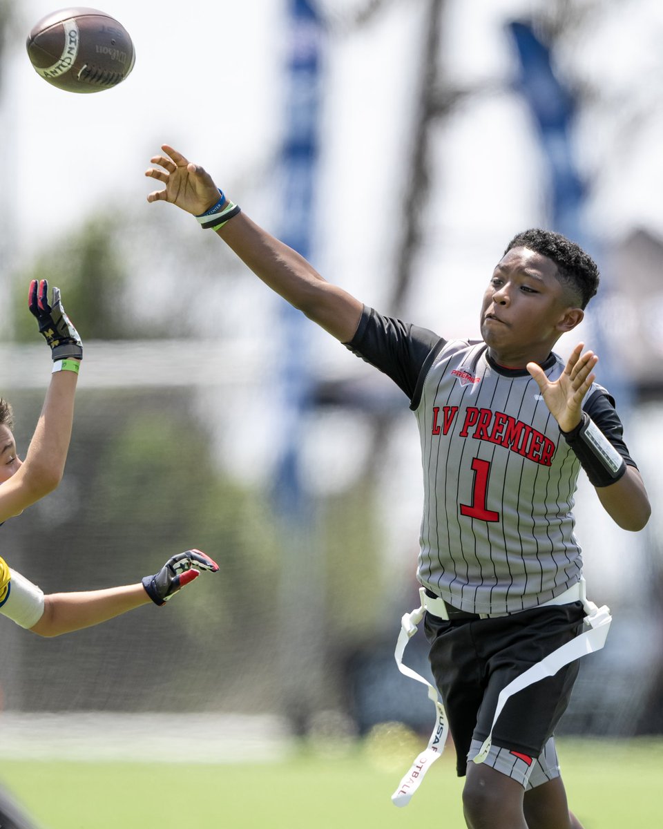 USAFootball's tweet photo. Playing with the boys ππ₯
#TheOneFlagChamps #WeekAtTheOne #FlagFootball https://t.co/TZXfgprCGn
