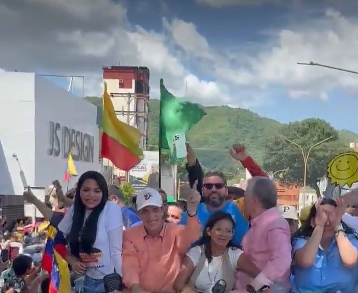 RichardNunezAD's tweet photo. Los ADecos presente en este momento histórico en Carabobo, La AD en Resistencia, con sus dirigentes Nacionales, Regionales, Municipales y parroquiales. https://t.co/o0YJ56vizZ