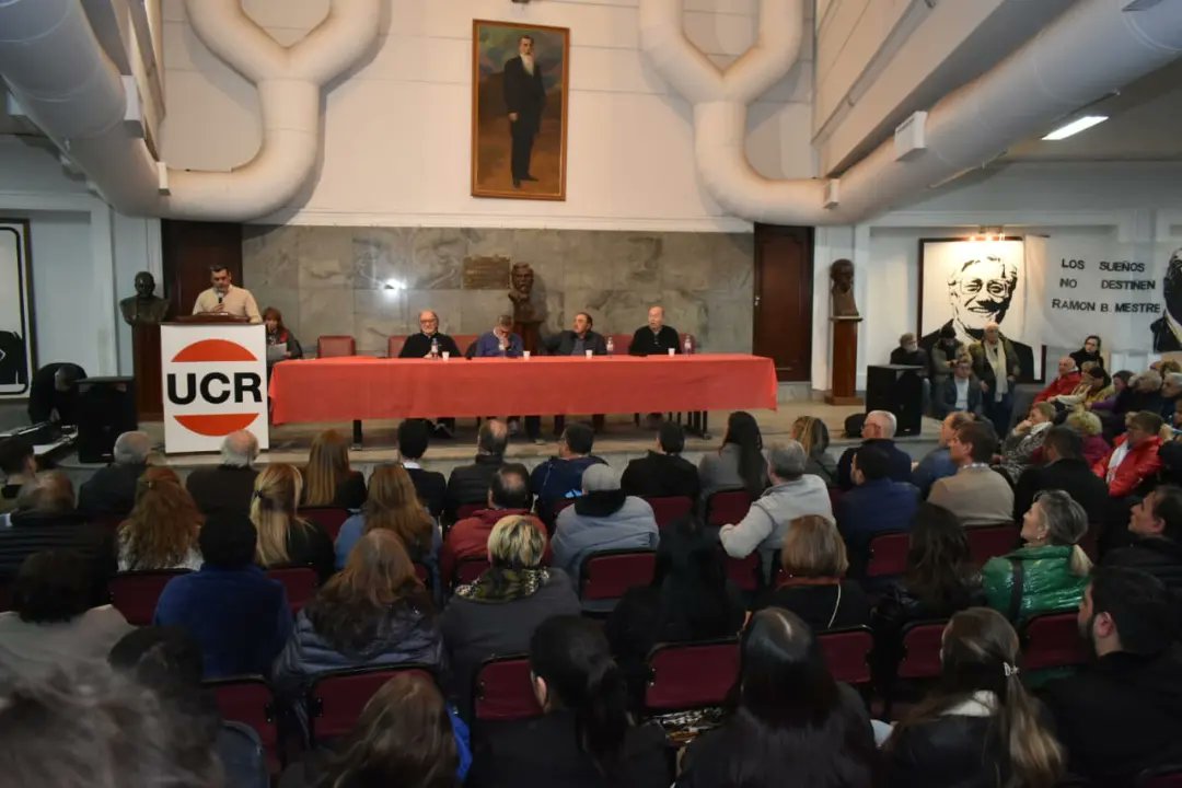 Celebramos los debates Abiertos en Nuestra Casa, gracias por la Invitación, hay que Fortalecer la Democracia Interna de la Unión Cívica Radical.