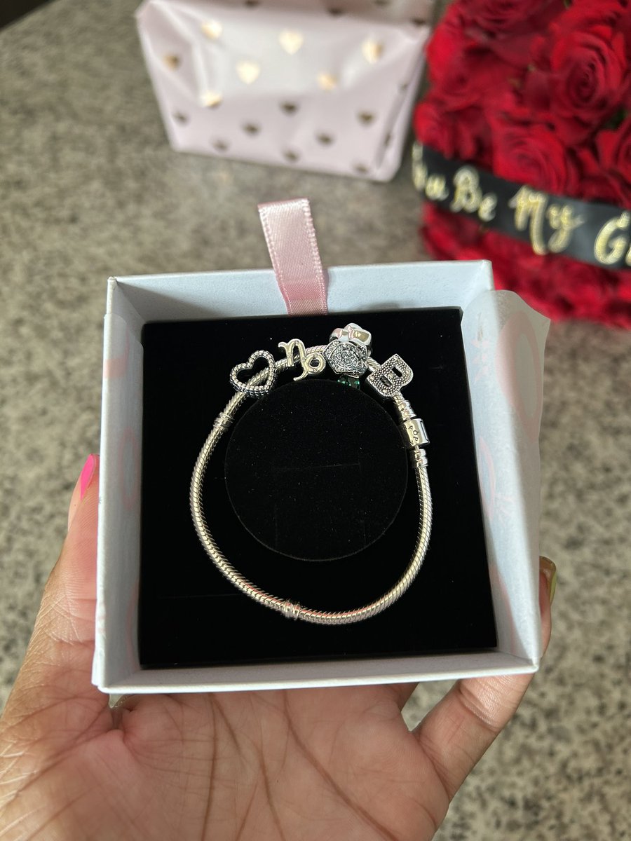briioriginal__'s tweet image. Almost 9 months of intentionally dating the most amazing woman in the world to the sweetest gf proposal. I love you, @thatsericaclark. My world is brighter because of you. My heart is lighter because of you. My spirit is calmer because of you. Thank you, papa. ❤️🌹