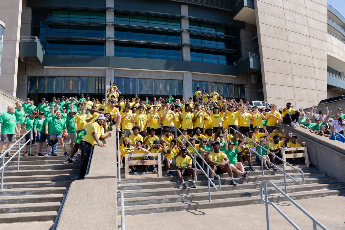 Oregon Football (@oregonfootball) on Twitter photo When we flock together, we make a difference 🦆
Incredible morning in Autzen volunteering with <a href="/SHPbeds/">Sleep in Heavenly Peace</a> giving back to our Eugene community.
#GoDucks When we flock together, we make a difference 🦆
Incredible morning in Autzen volunteering with <a href="/SHPbeds/">Sleep in Heavenly Peace</a> giving back to our Eugene community.
#GoDucks