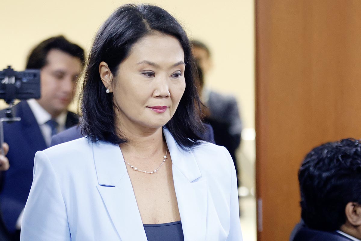 📰Aunque Keiko Fujimori esté en lo más alto del poder, el equipo de fiscales que investiga la corrupción de Odebrecht, ha pedido para ella 30 años de cárcel.

🖋️ Jaqueline Fowks
📸 AFP, Juan Carlos Cisneros

#mundo

brecha.uy/juicio-a-una-e…