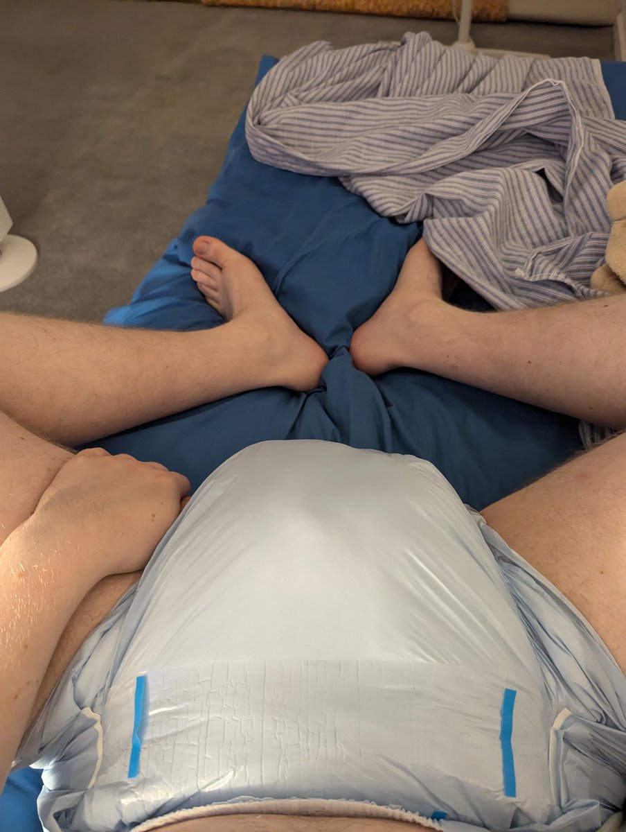 ToastTheOtter's tweet photo. Seeing as I missed out on BDF here's some SSS, Super Soggy Saturday! Double soaked Trests! Super squishy and hefty! Trests are my absolute favourite pamps and I'm so happy they're back in stock on the uk Amazon! Wish I had someone to share it with and cuddle https://t.co/u74ILCRkCv
