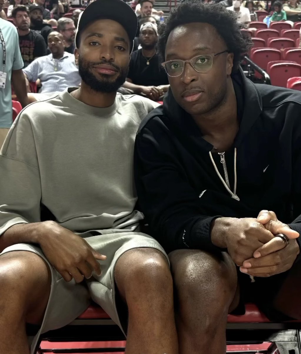 NBA_NewYork's tweet image. Knicks got wings in Vegas 🪽🪽