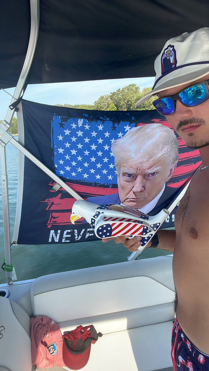 For the man up stairs and the man on stage #king #bigdawg #BreakingNews