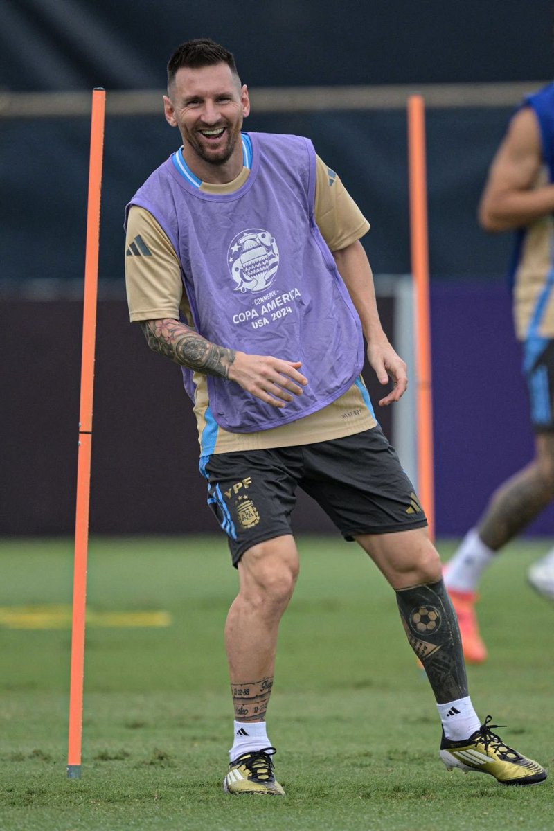 Messismo10's tweet photo. 🙏 https://t.co/RE1pwaCqwM
