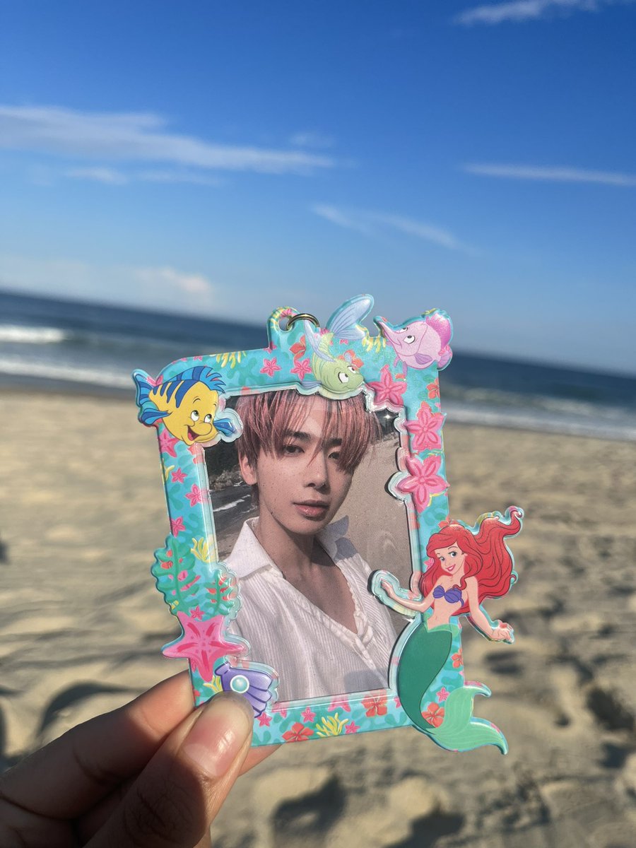 taelilies's tweet photo. @prodbysoob queened out at the beach https://t.co/AJlmPt4ph8