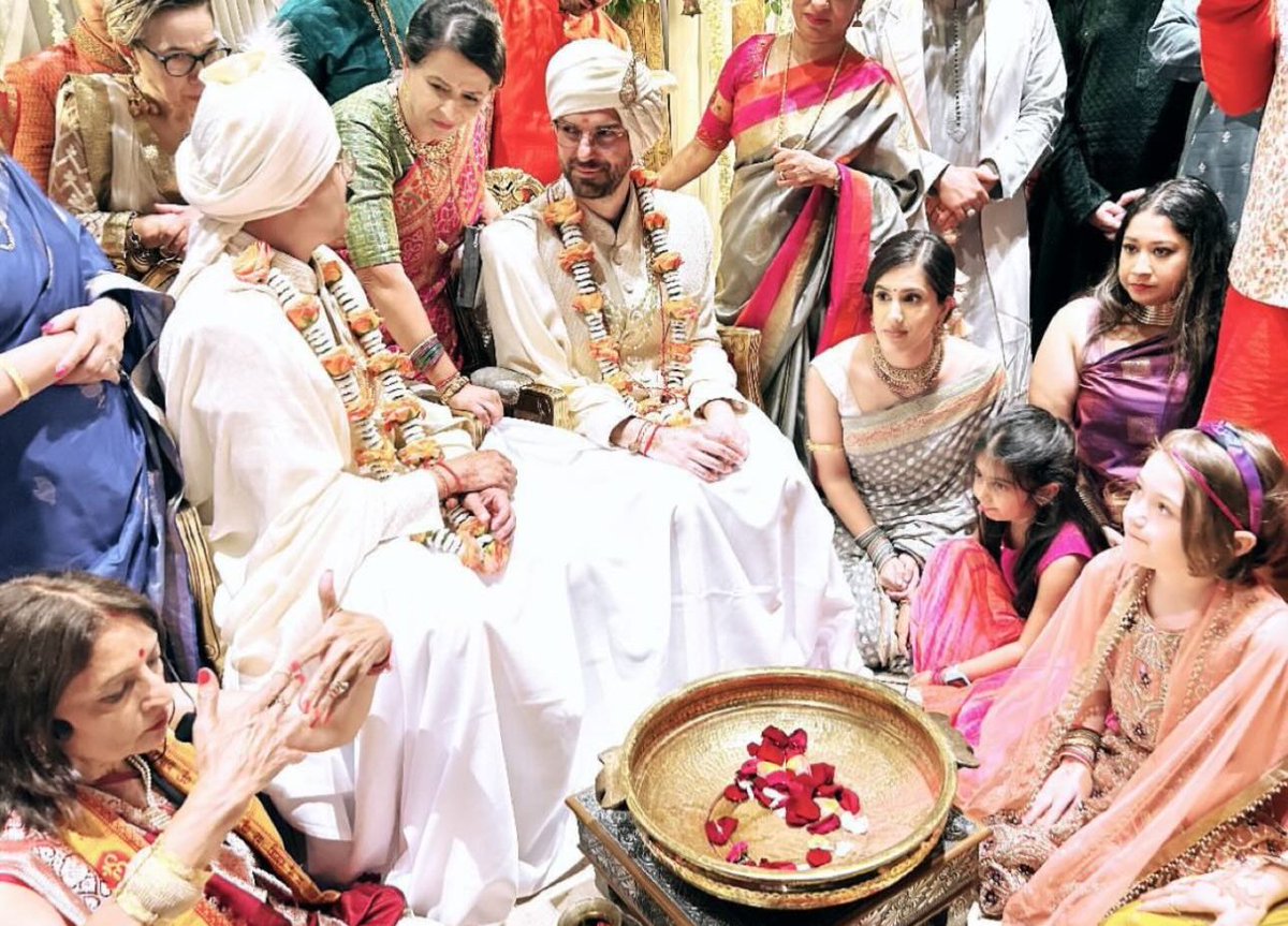 Dylan / દિલન tweet media