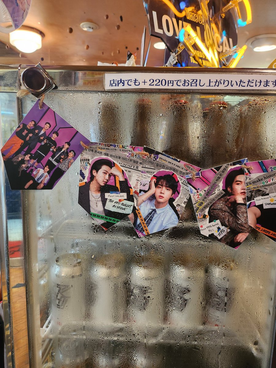 Imhere74127085's tweet photo. 新宿ベルクにARMYの足跡あり🦭☂️ https://t.co/xxOeTrz3iN