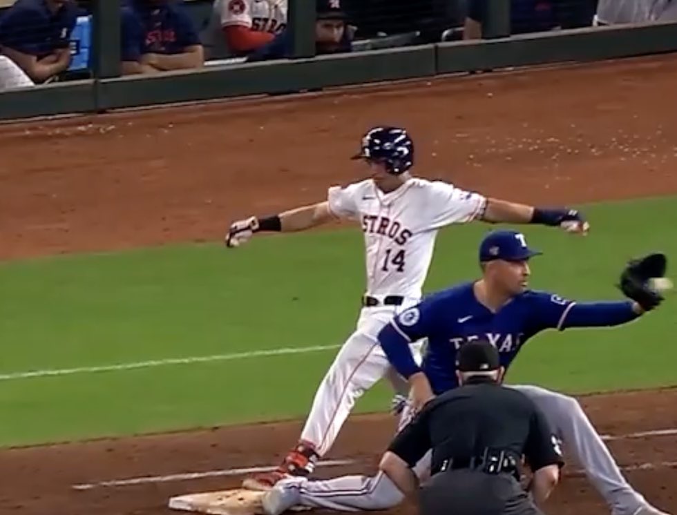 michaelschwab13's tweet photo. How was he not safe?!?!? https://t.co/8UZljVER4C