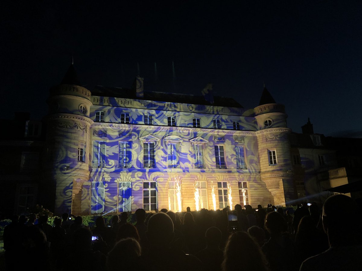 Fabien_Au's tweet photo. Une magnifique soirée en lumière et en musique dans le parc de @LesOiseauxND, pour célébrer la fête nationale 🇫🇷 https://t.co/ZsJxgzSIHM