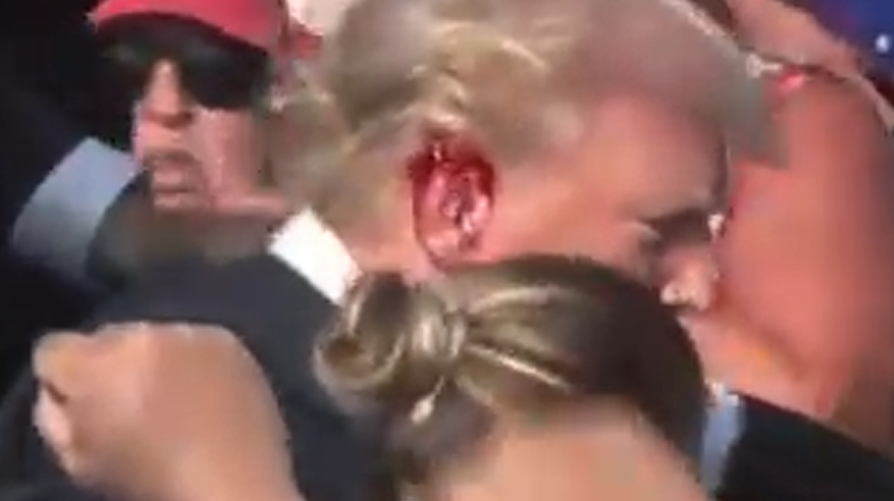 bostonbroadside's tweet photo. PRESIDENT TRUMP RALLY SHUT DOWN – BLOOD – HELPED AWAY – APPARENT GUNSHOTS STRIKE ON RIGHT SIDE OF HEAD?? https://t.co/kJ4z4rQrnE via @Boston Broadside   Appears as though if he had not turned his head diagonally at just that moment,...would have been center-of-skull shot https://t.co/regXqYDb3z