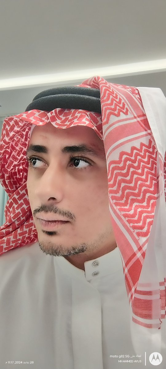 » لما التمني وأنتي النبض للقلب 
› يا قوتي في دروب كلها غلب
 » انتي السعادة في اسمى معانيها
› عند الوصال يلين القاسي الصلب 
» ويرقص البعد حزناً حين ينظرني
› أسقي الفراق بوصل ماله طلب 

› محمد ايوب. ✍🏻