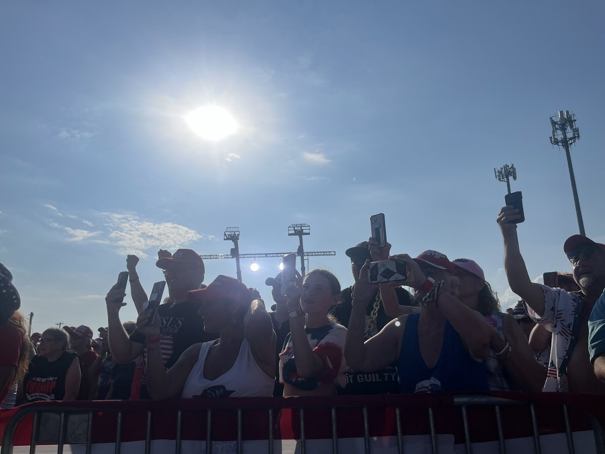 ZitoSalena tweet media